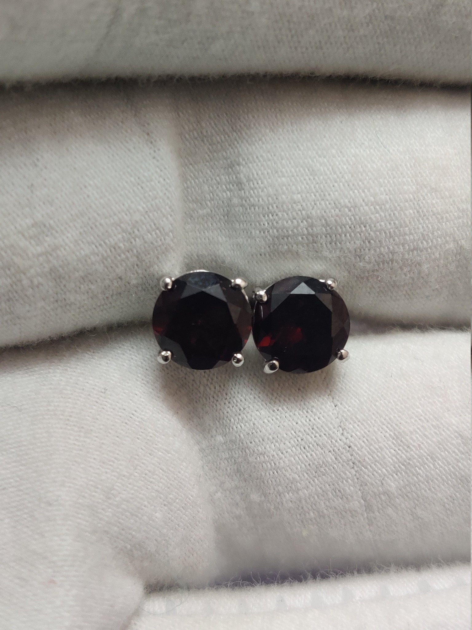 Garnet Stud Earrings Silver Garnet Ear Studs 7 mm Round 2.5 Ct Garnet Studs Red Stone Ear Studs Minimalist Ear Studs Birthstone Stud Earring