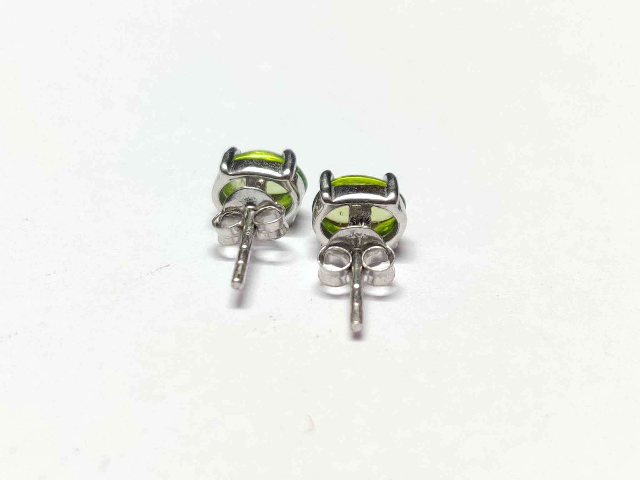 Silver Peridot Ear Studs 4x6 mm Oval Peridot Stud Earrings Natural Peridot Ear Studs Green Stone Ear Studs Tiny Peridot Earstuds