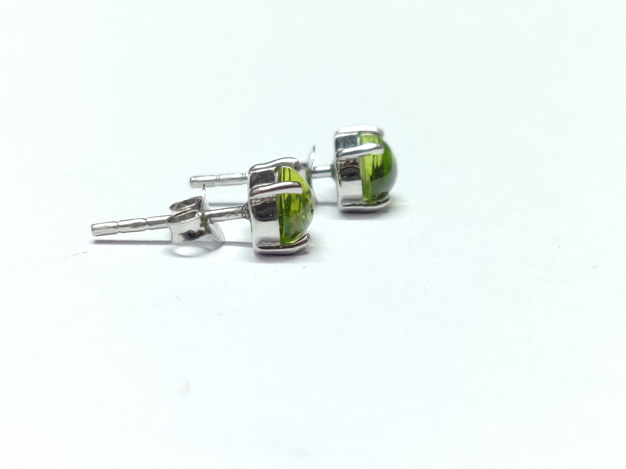 Silver Peridot Ear Studs 4x6 mm Oval Peridot Stud Earrings Natural Peridot Ear Studs Green Stone Ear Studs Tiny Peridot Earstuds